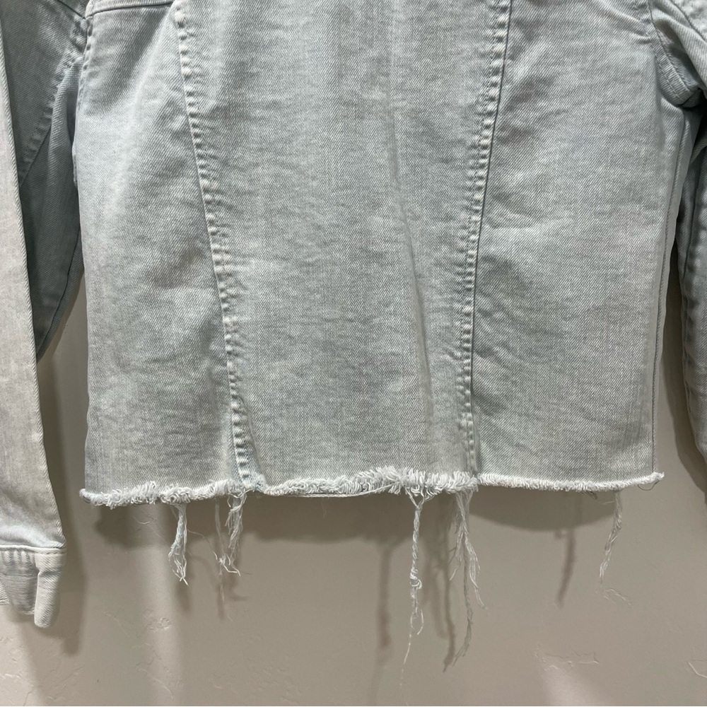 GB Girl’s Medium Light Blue Denim Jean Jacket Distressed Button Up Crop Boxy - Picture 6 of 9